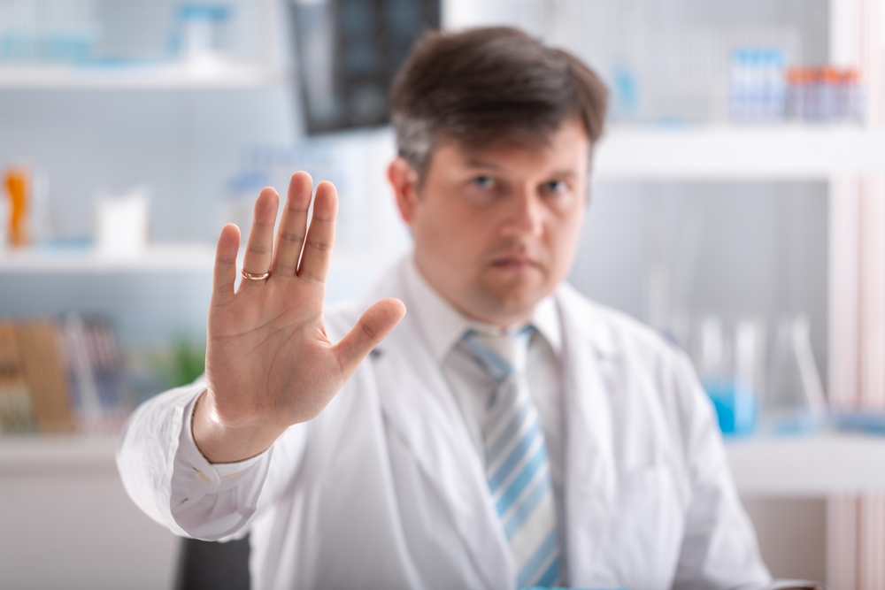 Düsseldorf: Zwei Tote nach Schönheitsoperationen - Düsseldorfer Arzt muss ins Gefängnis!