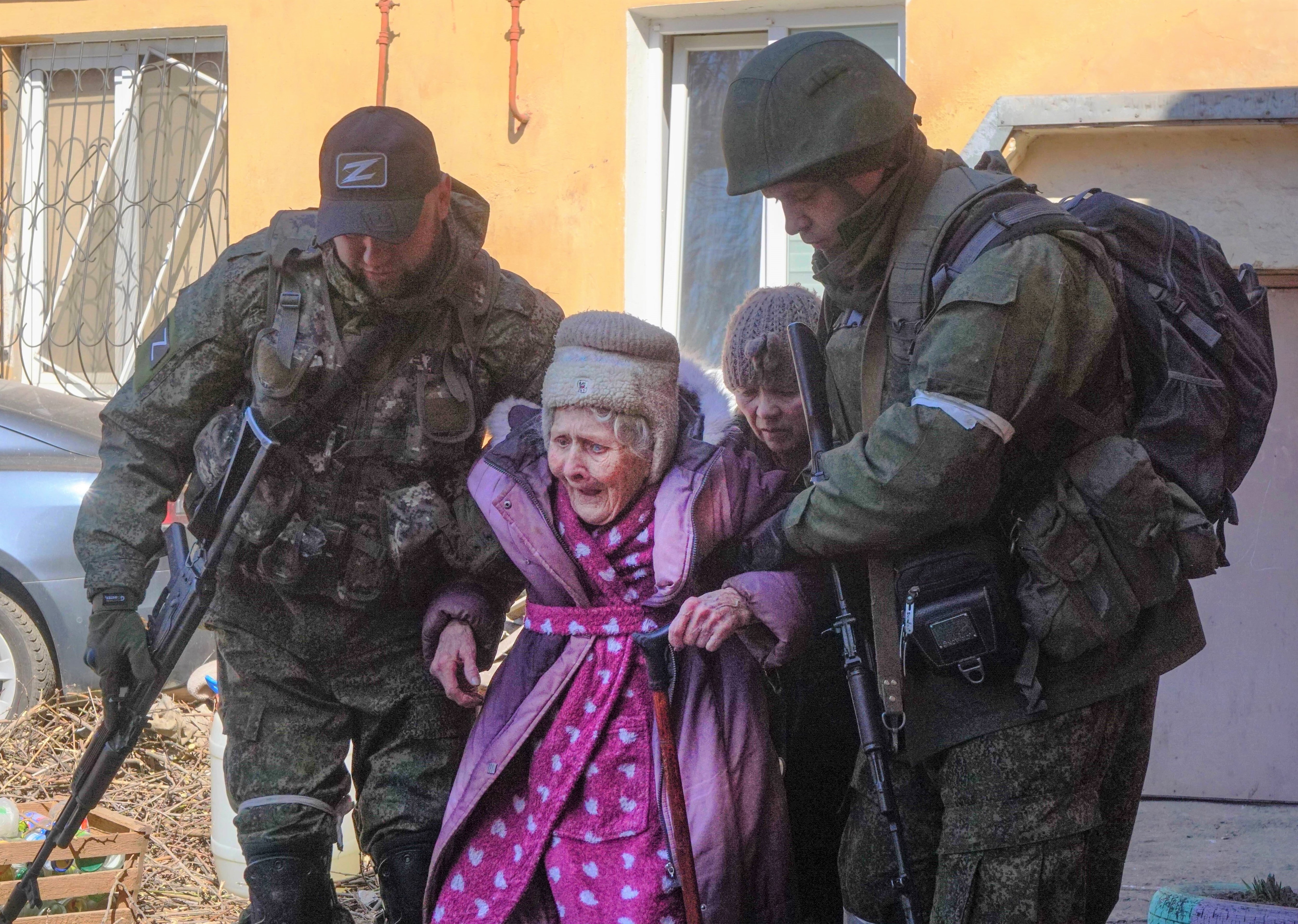 Bachmut eingekesselt! Britischer Geheimdienst mit schlimmen Nachrichten - russische Attacken isolieren die wichtige Stadt!