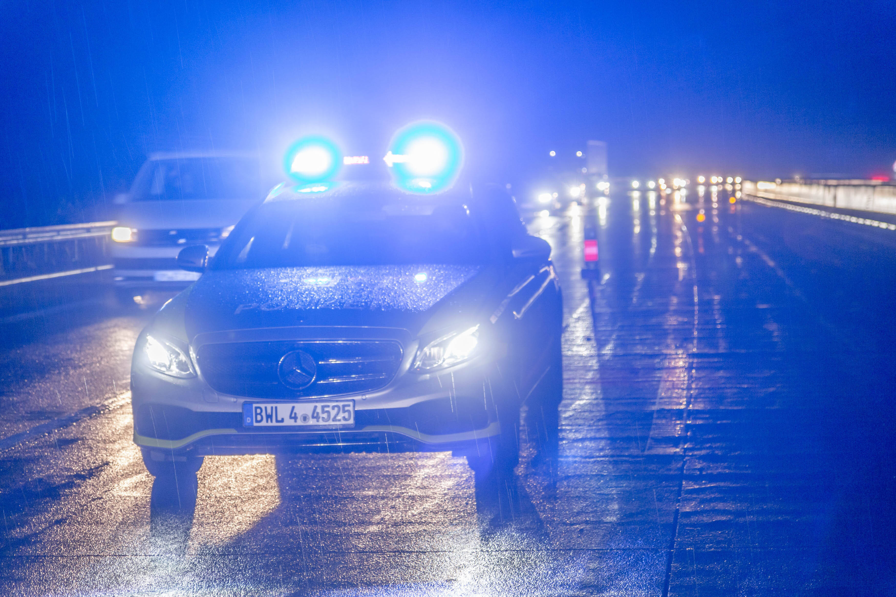 Lehrerin auf der A9 erschossen! Tragisches Ende für Mutter und Pädagogin - die Wahrheit kommt ans Licht