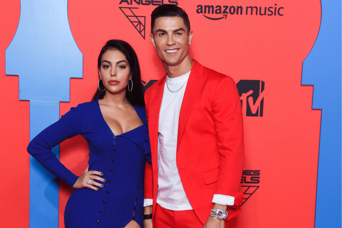 Waarom Cristiano en Georgina thuistrouwden: intiem, emotioneel en verrassend simpel