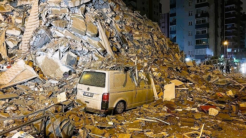 Jetzt Tsunami-Warnung für das Mittelmeer nach schwerem Erdbeben in der Türkei und Syrien!