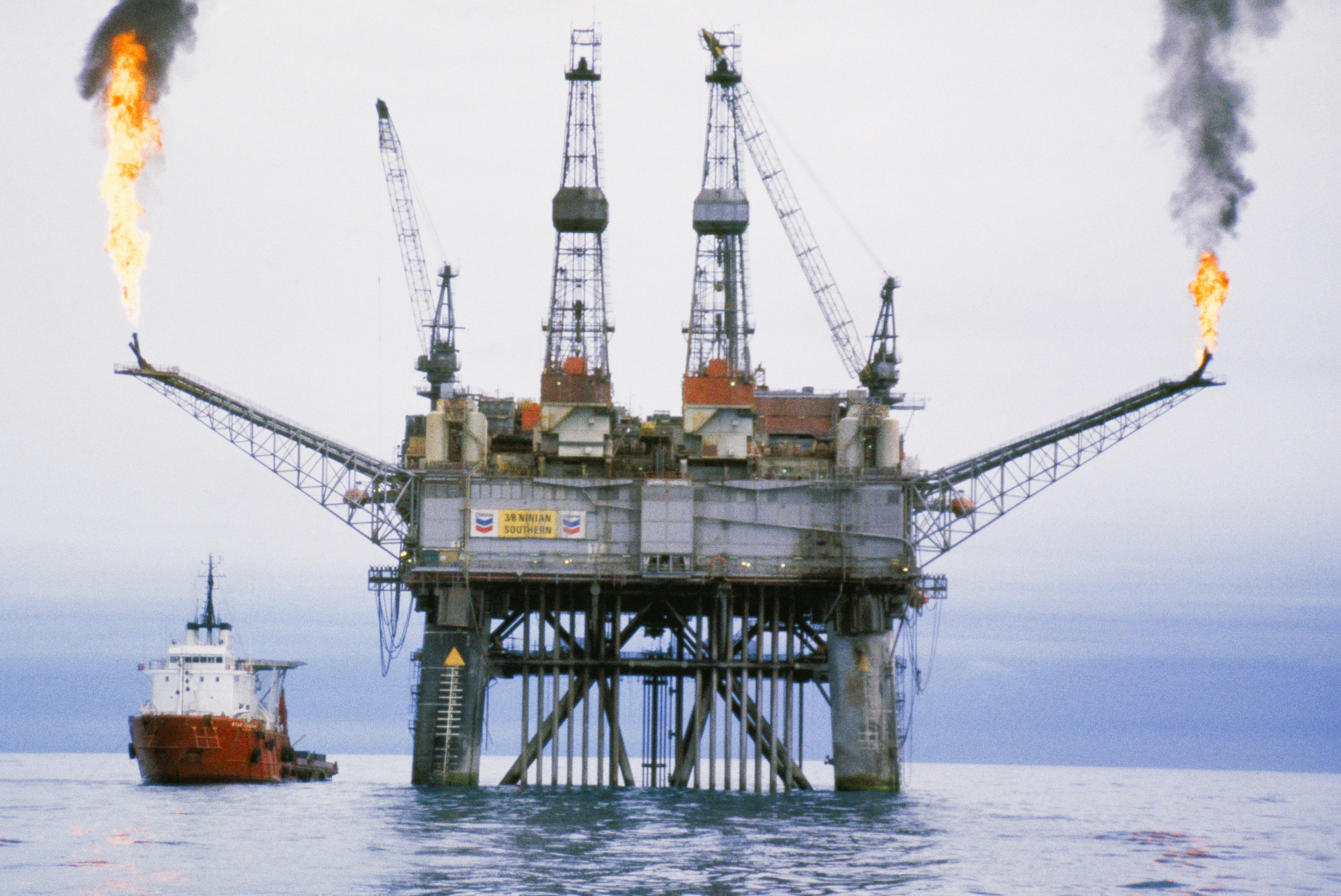 Alarm in der Nordsee! Russische Kriegsschiffe bedrohen unsere Bohrinseln und Offshore-Parks!