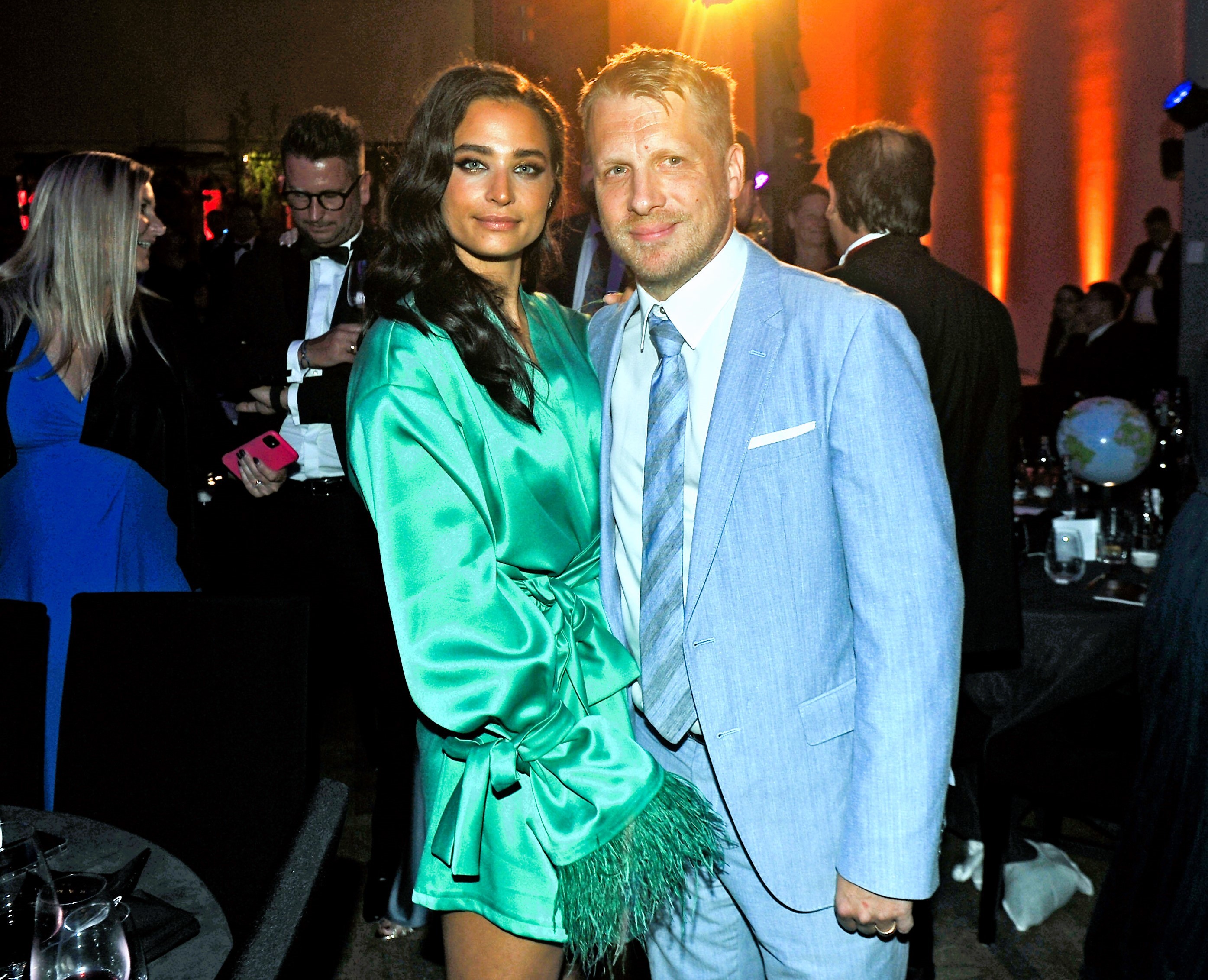 Olli Pocher ersetzt Amira - Mit Ihr! Harter Schlag für Amira, ab sofort begleitet eine andere Frau den Komiker