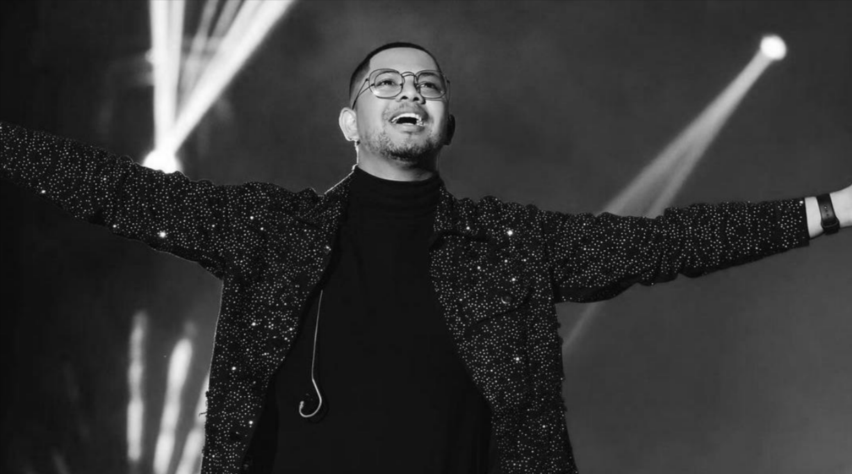 Sänger (30) bricht bei Konzert zusammen und stirbt! Fans müssen alles mit ansehen!