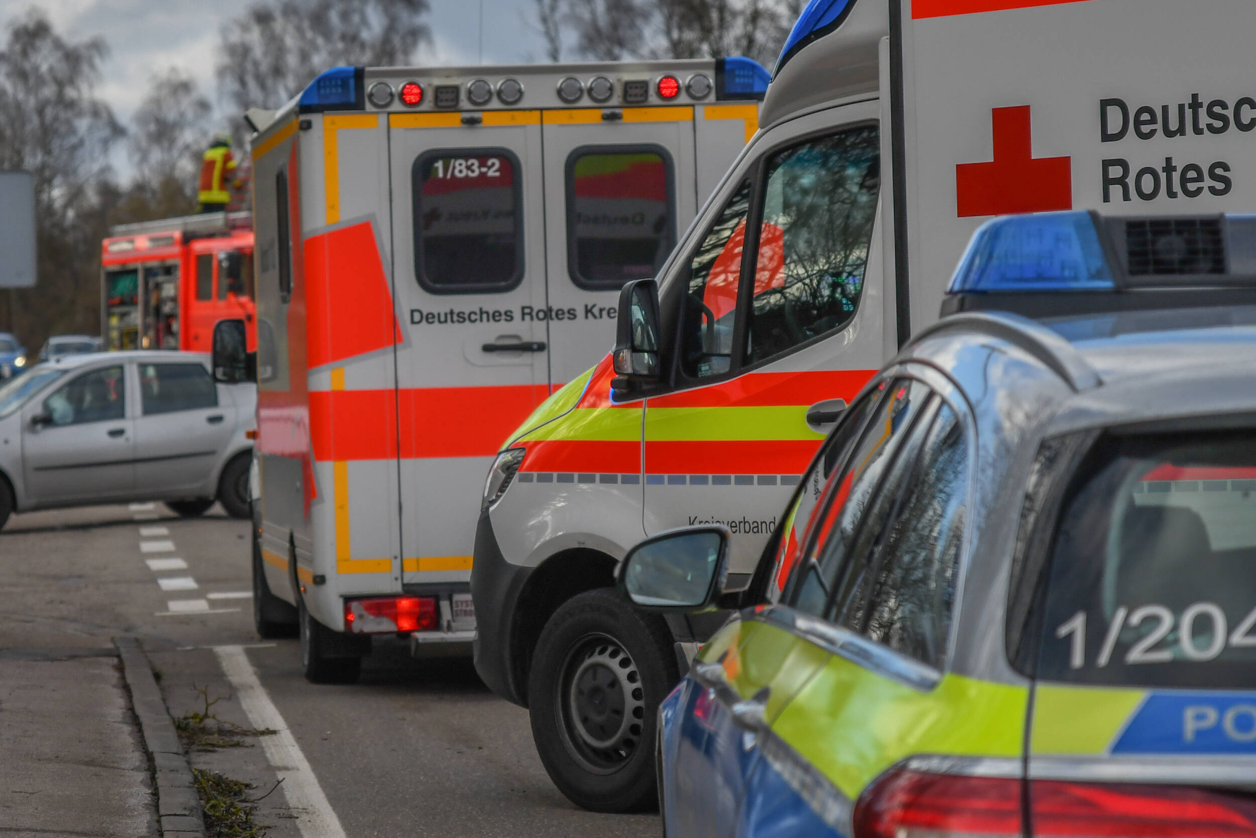Amoklauf in Schule! Schülerin sticht auf Mitschülerin im Klassenraum ein!
