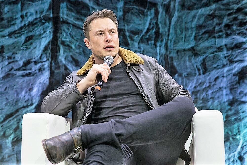 Tod im Tesla! Musk-Firma zu Rekordsumme nach tödlichem Unfall verurteilt!